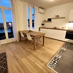 Modern Bright Flat With Outside Terrace * Μπιαρίτζ