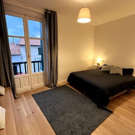 Modern Bright Flat With Outside Terrace Apartmán *