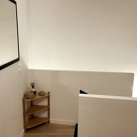 Lejlighed Modern Bright Flat With Outside Terrace