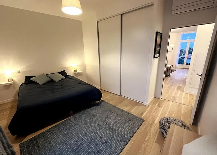 Modern Bright Flat With Outside Terrace *